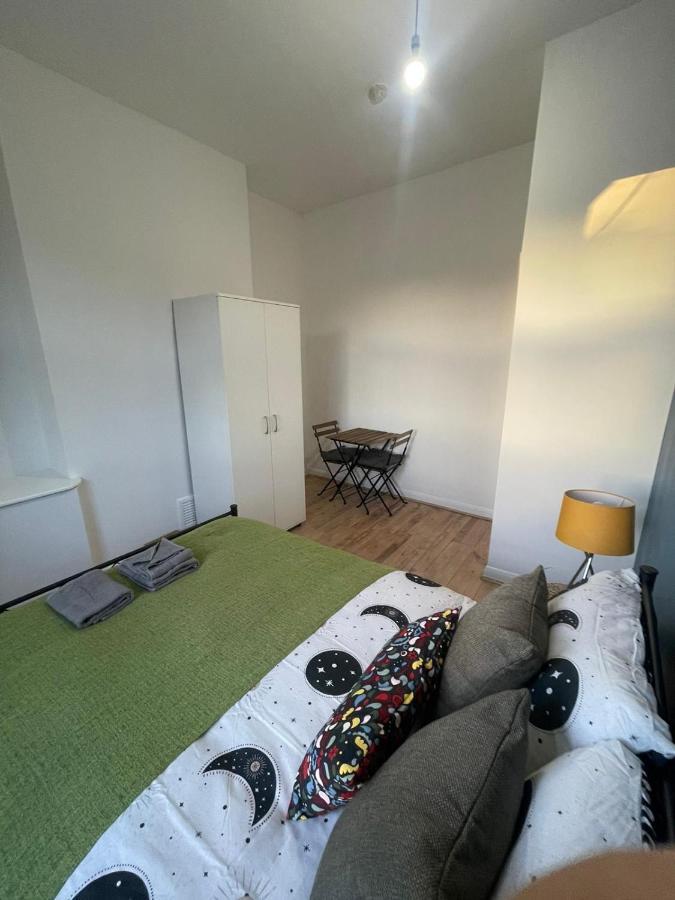 Contemporary Private Rooms Near Central London Londres Exterior foto