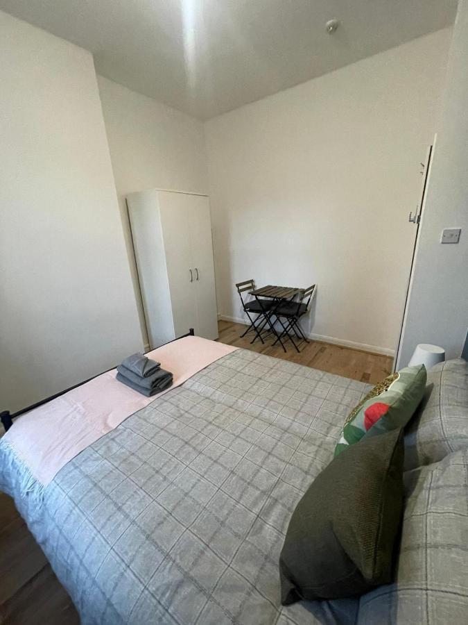Contemporary Private Rooms Near Central London Londres Exterior foto