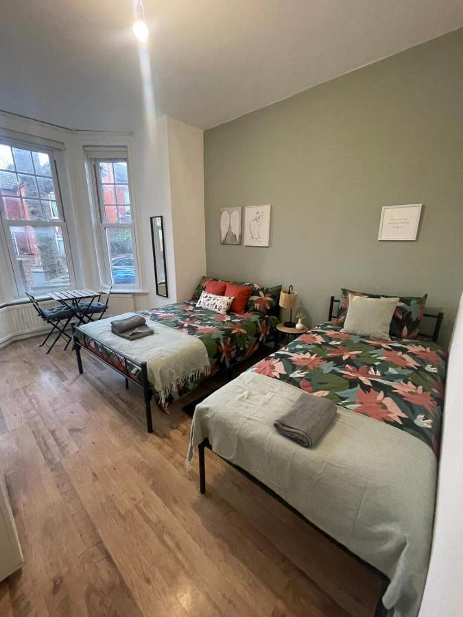 Contemporary Private Rooms Near Central London Londres Exterior foto