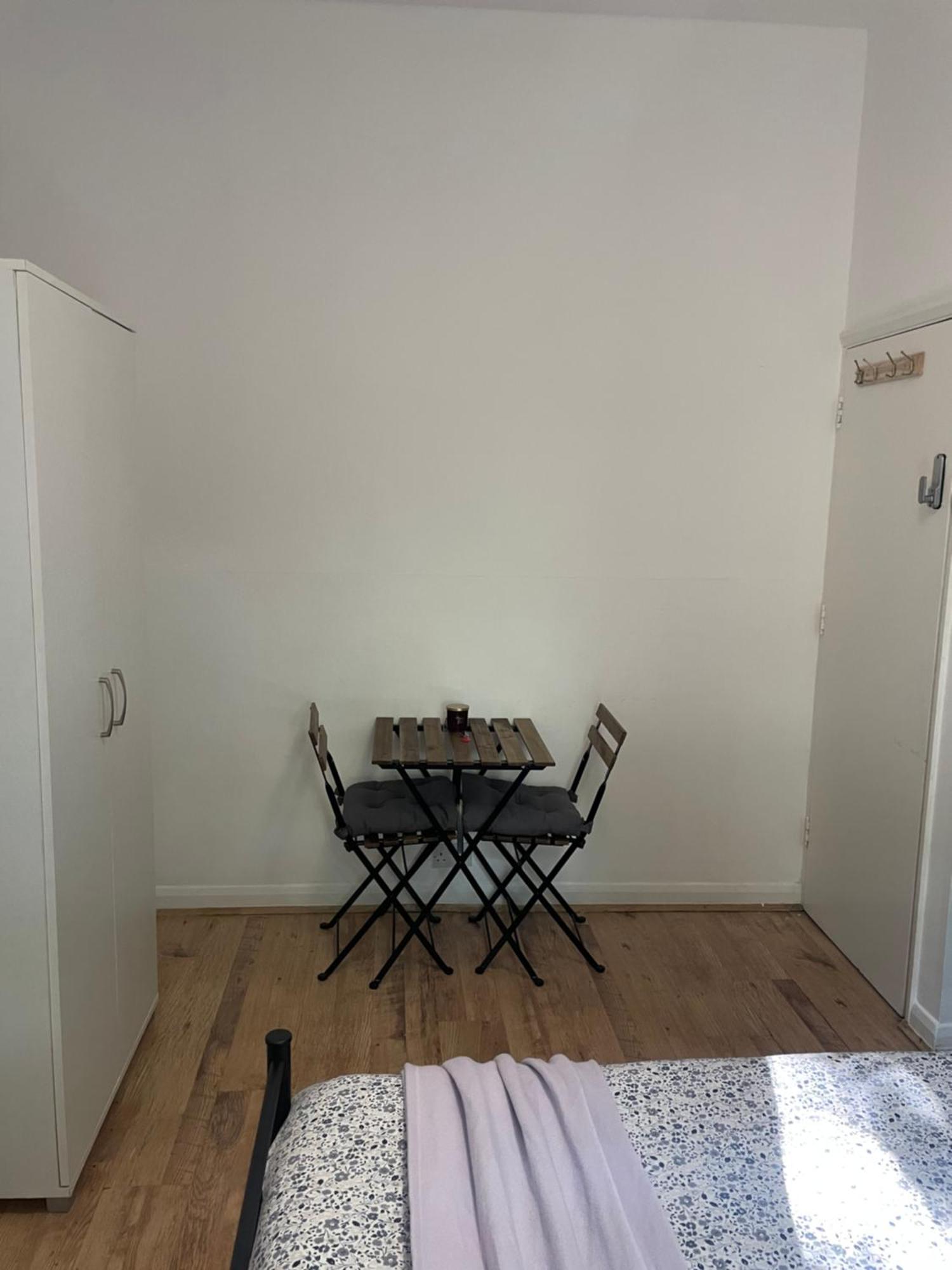 Contemporary Private Rooms Near Central London Londres Exterior foto