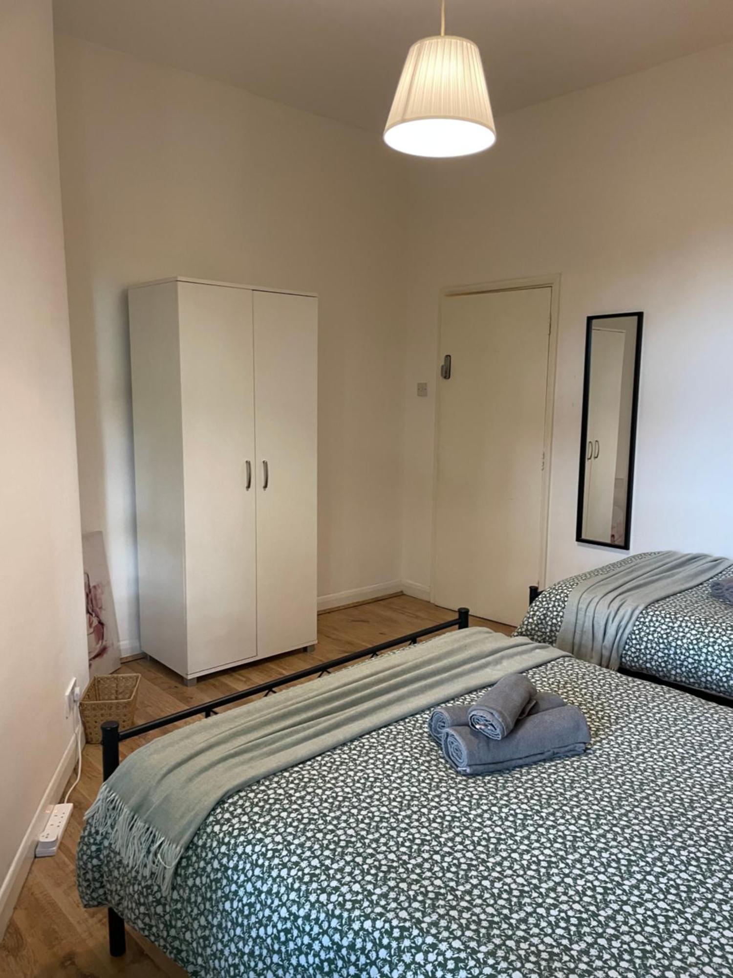 Contemporary Private Rooms Near Central London Londres Exterior foto